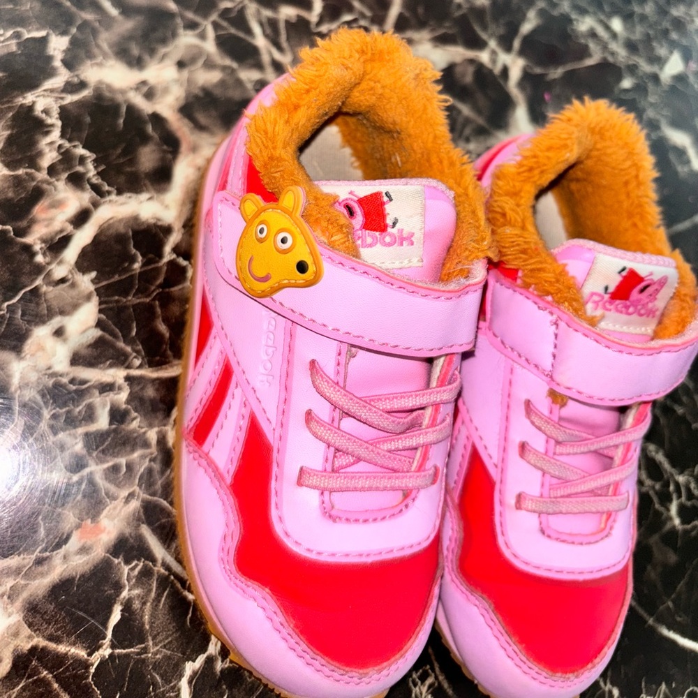 Peppa Pig Reeboks! Size 7C!